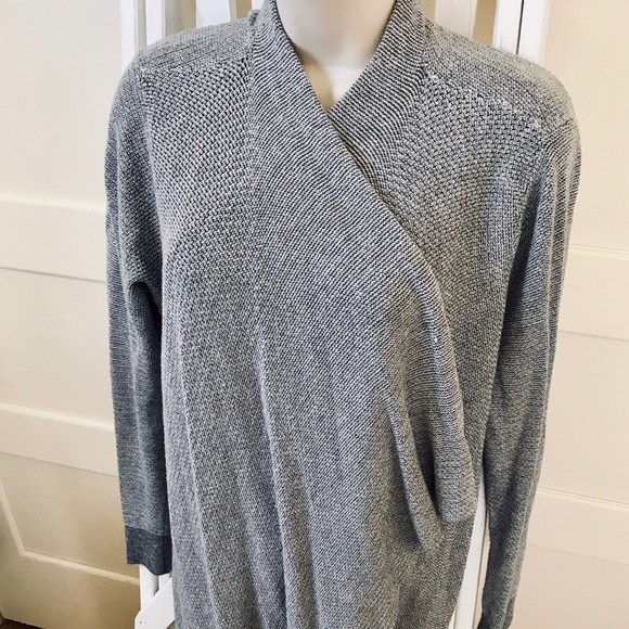 Gray Banana Republic Cardigan - Picture 5 of 5